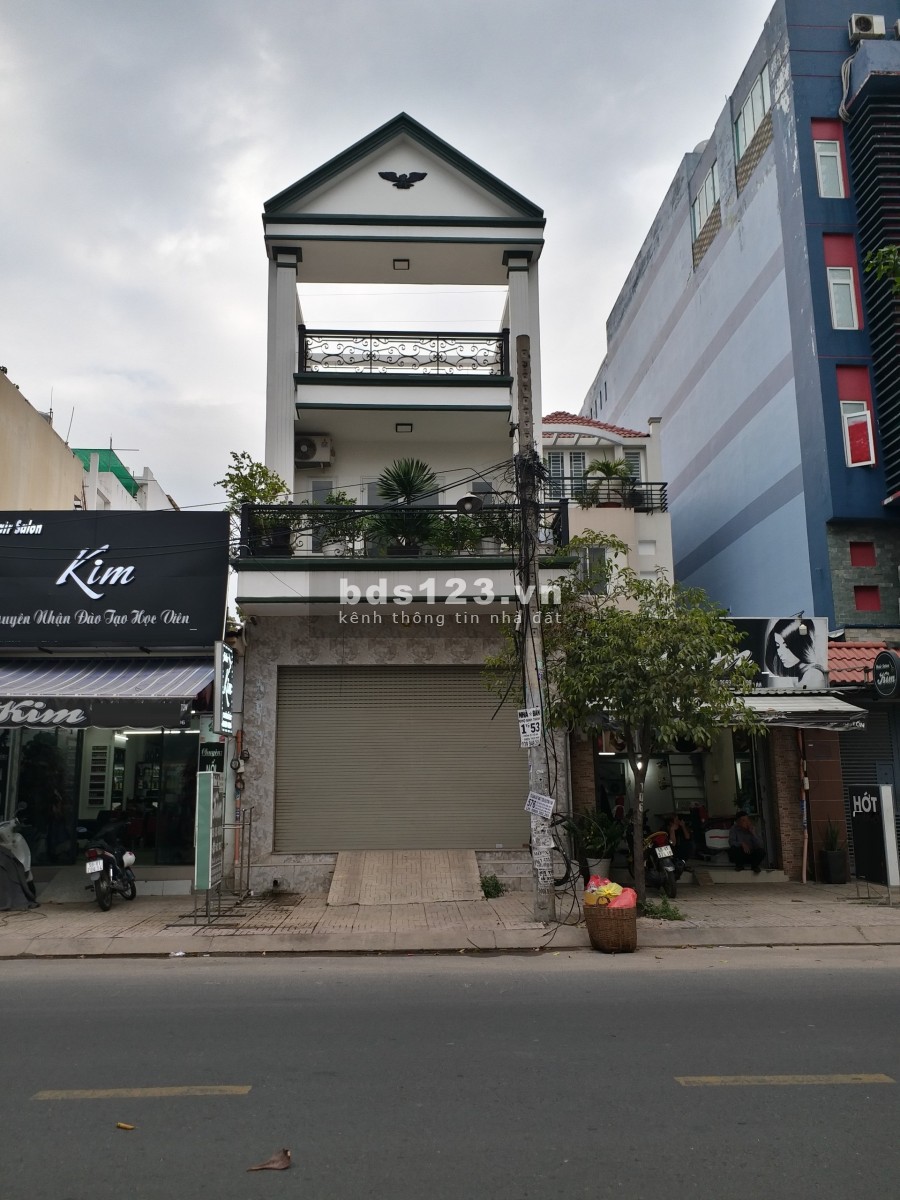 C.thuê MT kinh doanh dtsd 4x23m đường Nguyễn Cửu Vân