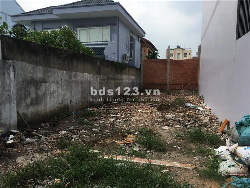 Bán 102m2 đất Hoàng Đạo Thành, ô tô vào nhà, mặt tiền 9m