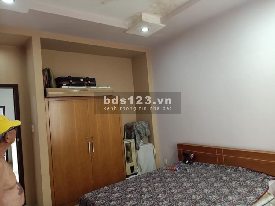Nhà hẻm 4m Hồ Bá Kiện, p.15, Q.10, dt:3.9×11, hai lầu, giá 5.1 tỷ.