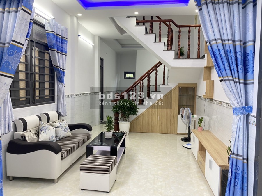 Chính chủ bán nhà gần chợ Bình Chánh