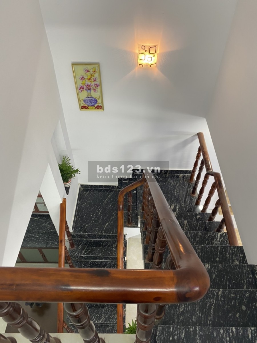 Chính chủ bán nhà gần chợ Bình Chánh