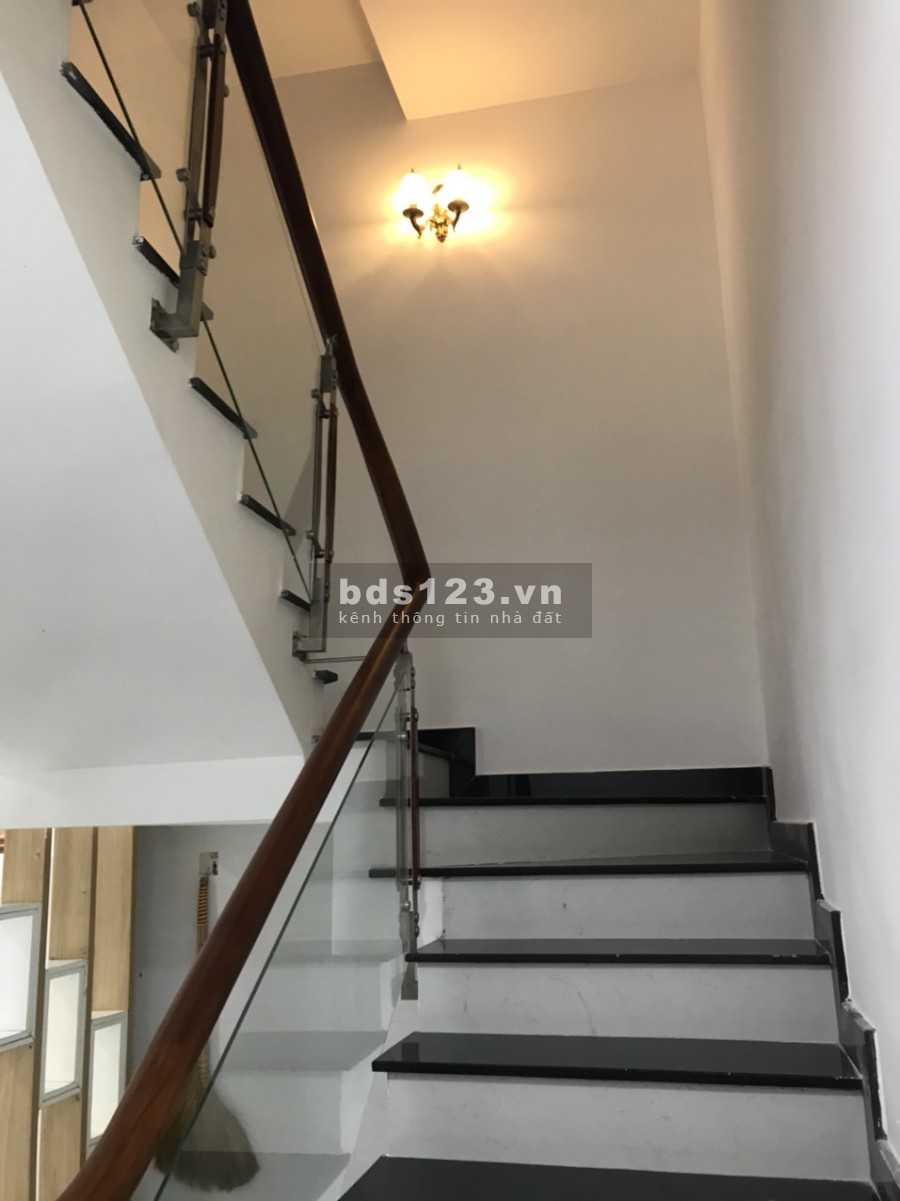 Nhà cực đẹp (4.2x16 nở hậu 4.7)đúc 3.5 tấm KDC Bình Phú Q6