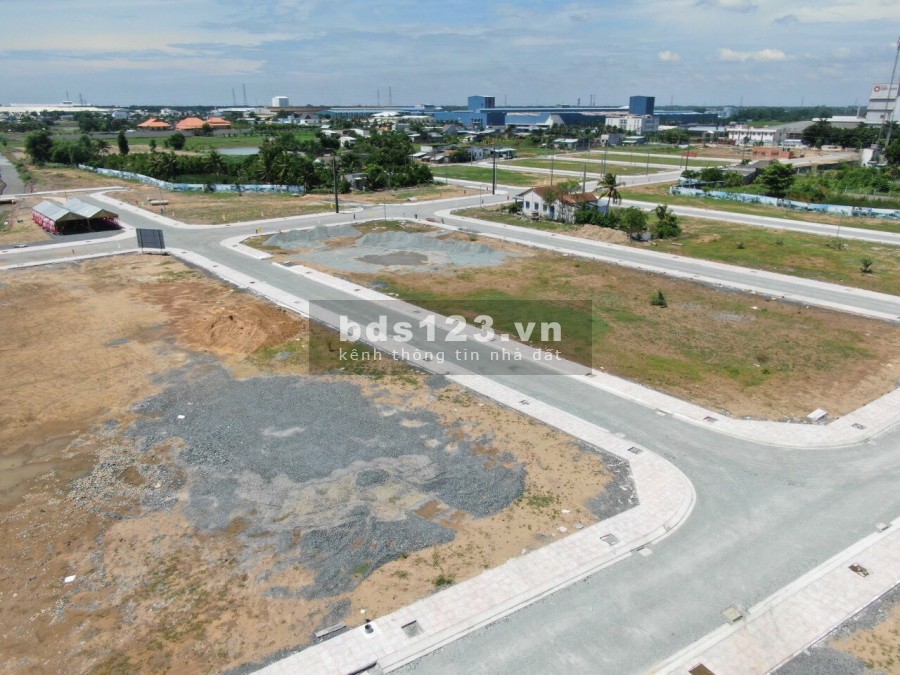 Cần bán gấp đất nền thổ cư đã có sổ , bao sang tên công chứng , view hồ !