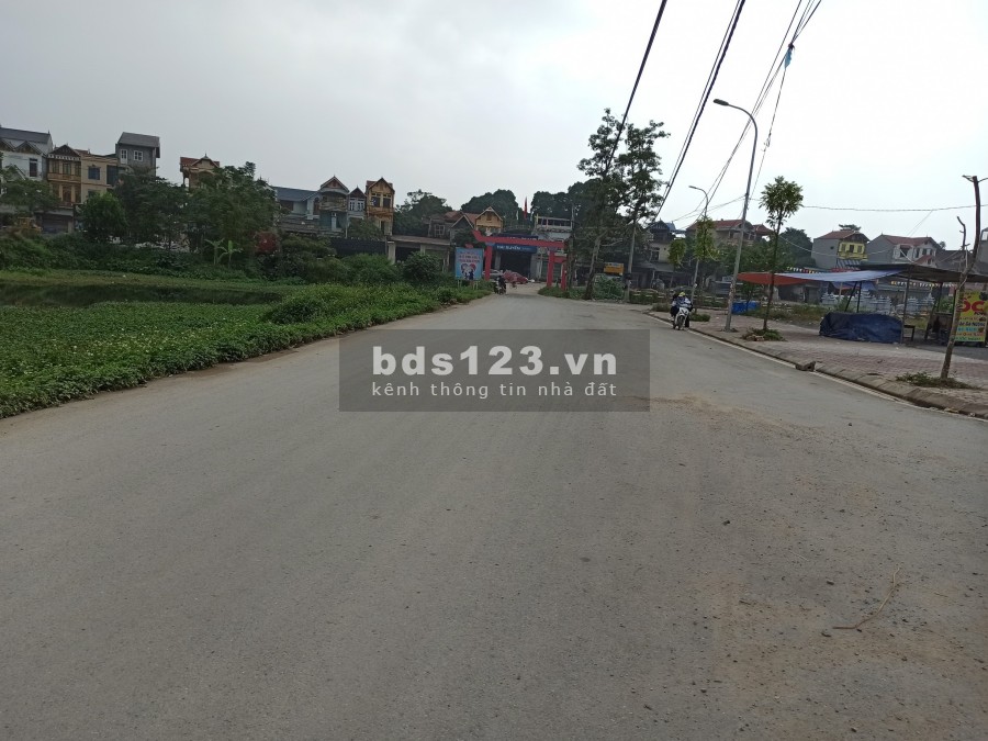 Bán nhanh mảnh đất gần chợ Trường Yên
