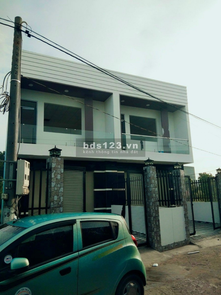 Nhà cần bán 5x20 nằm trên đường Hoàng Phan Thái !!!!