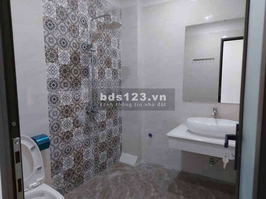 Nhà hồ Hạ Đình, Thanh Xuân. 50m2 x 5 tầng xây mới, ô tô vào nhà, thoáng trước sau, giá chỉ 6.6 tỷ