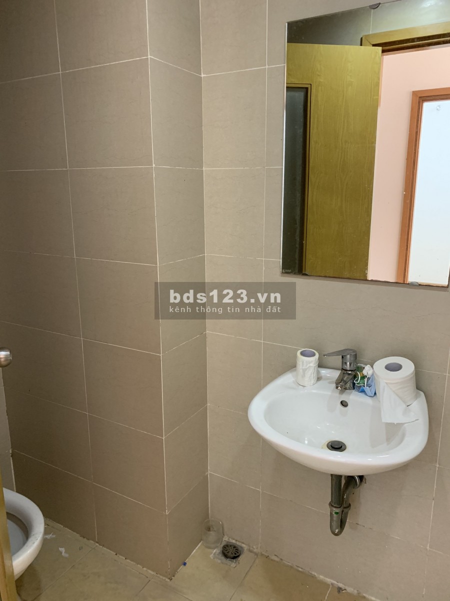 Cho thuê Chung cư Golden West Lê Văn Thiêm 3 ngủ cơ bản 12 triệu. Lh 0377983070