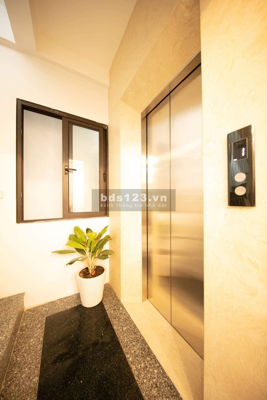 Vợ chồng tôi cần cho thuê gấp căn hộ 100m2 3PN, 8tr/th IA20 Ciputra. LH: 0972784001
