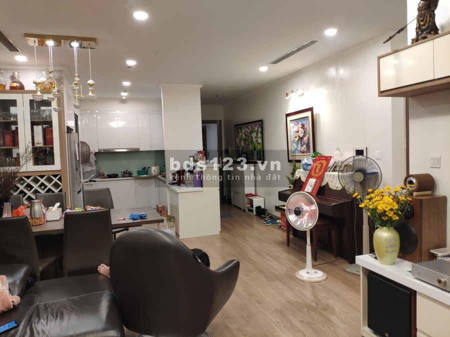 Chính chủ bán gấp căn 3PN tầng trung view nội khu tòa A3 117m giá 4.6 tỷ bao phí