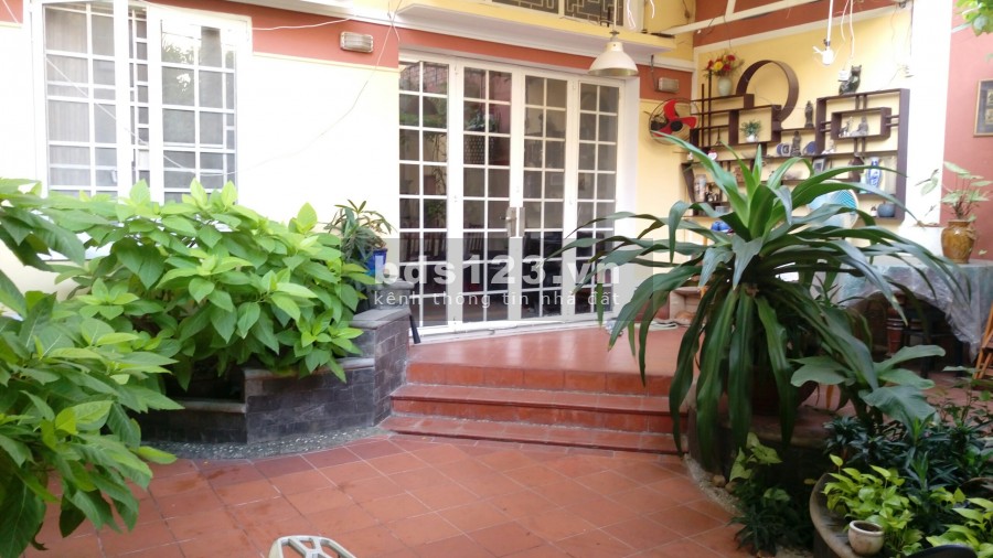 BIỆT THỰ cho thuê dài hạn, kế bên Chợ Lớn, đường 10m, khu Vip Bình Phú Q6 - 0901386327