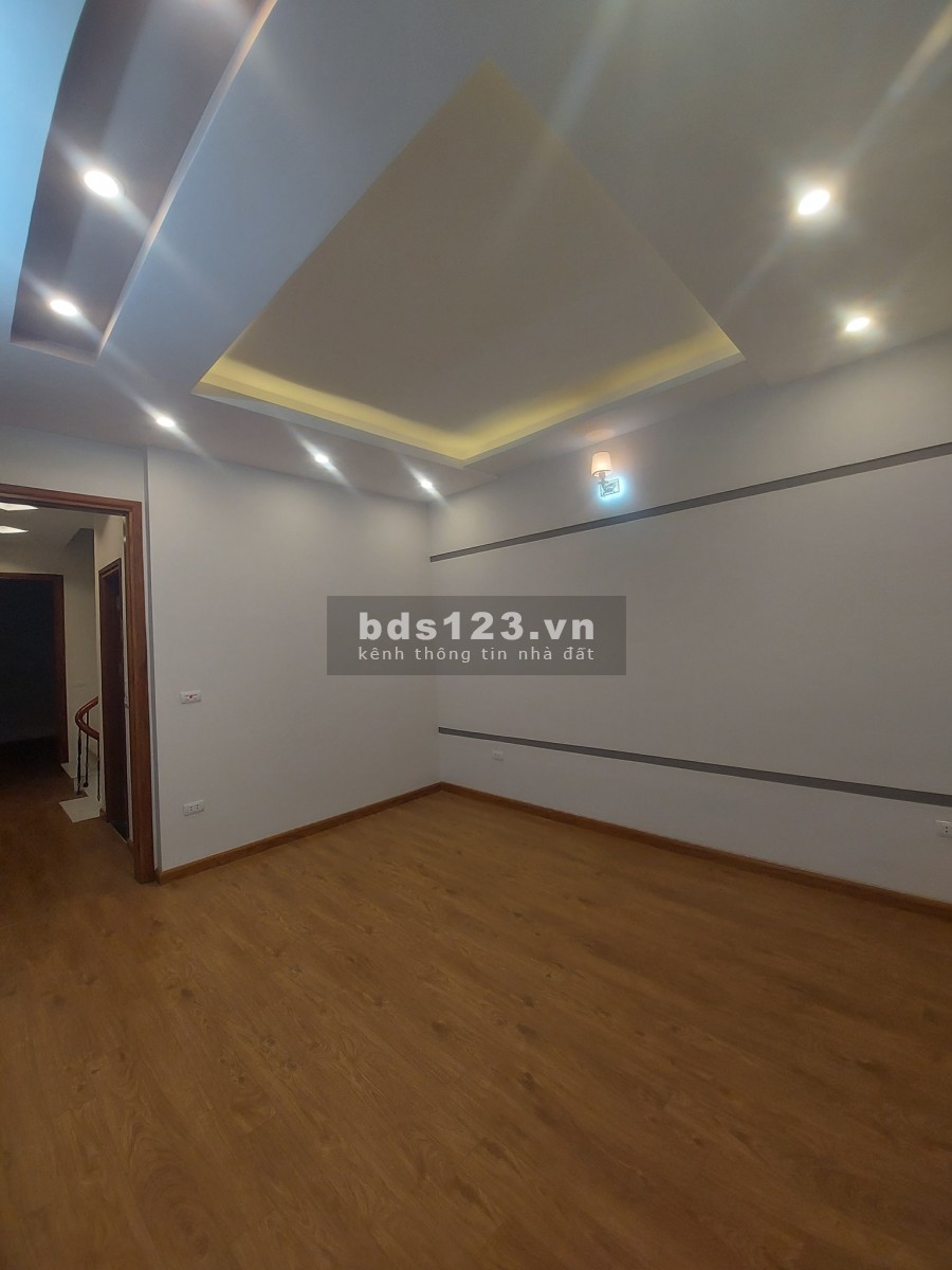 Bán Gấp Nhà Đẹp Phố Vũ Trọng Phụng, 50m², 5T, MT 3.8m, 6.1 tỷ