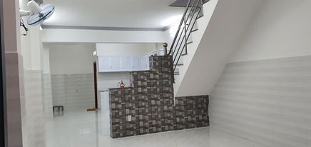 Cần bán nhà Lâm Văn Bền hxh phường Tân Thuận Tây Quận 7 45m 3.9 tỷ.
