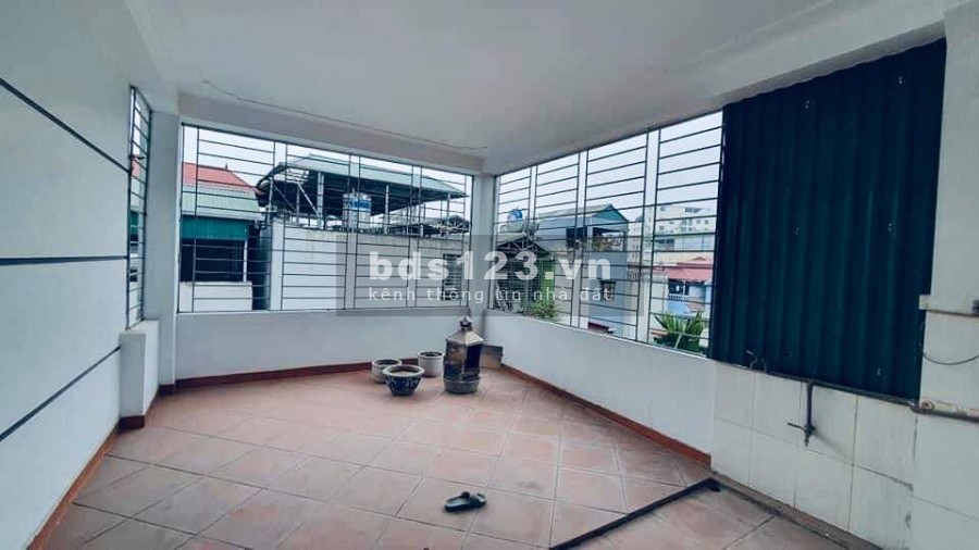 Bán nhà lô góc ngõ 1150 Láng – Chùa Láng, 50m2 * 5T, ngõ thông, cho thuê cực tốt, giá 5,1 tỷ.