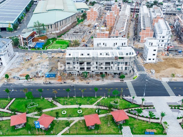 Bán Nhà Phố Liền Kề View Sông - Gần KCN Thuận Đạo