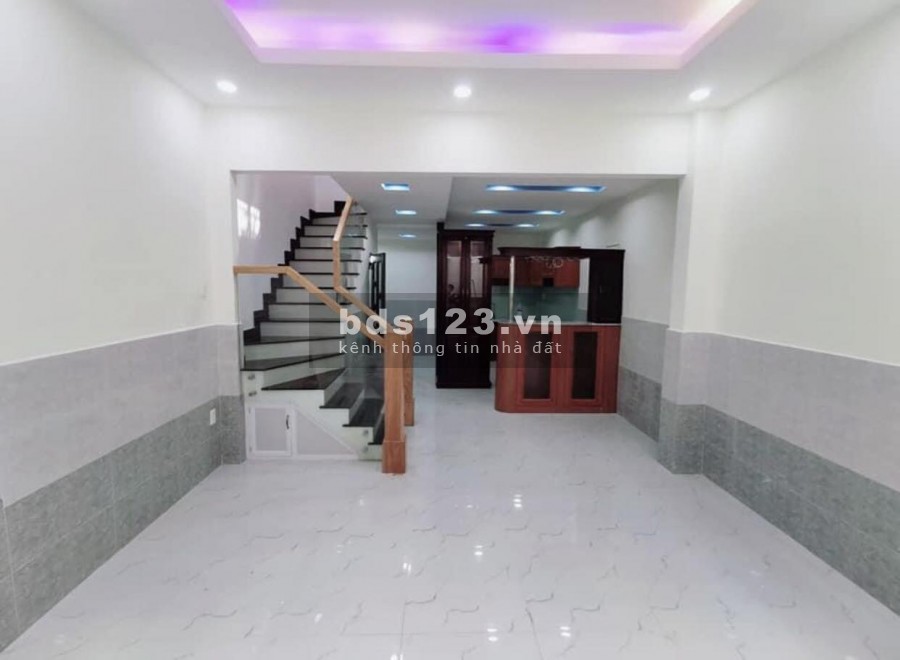 Hẻm xe hơi đỗ cổng - Sát mặt đường Thích Quảng Đức. Giá cực tốt ở Phú Nhuận