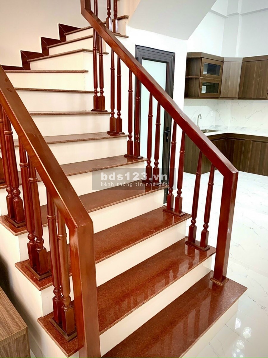 Bán nhà 3 tầng phố Ỷ Lan, Ngọc Châu 46.3m2, hướng Tây, 1 tỷ 650, nhà đẹp