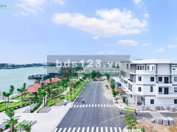 Bán Nhà Phố Liền Kề View Sông - Gần KCN Thuận Đạo