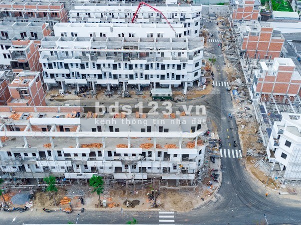 Bán Nhà Phố Liền Kề View Sông - Gần KCN Thuận Đạo