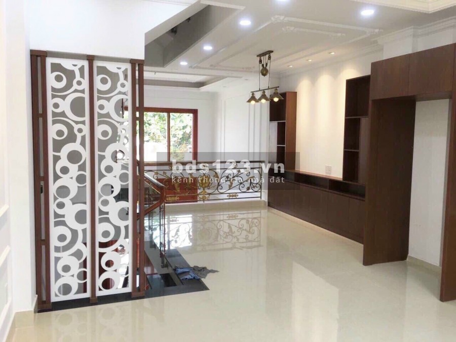 Nhà mặt tiền Lũy Bán Bích đang kinh doanh. Cạnh NH OCB. 12,1 tỷ