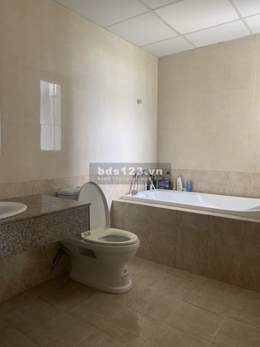 Tôi cần bán gấp căn hộ Giai Việt 854 Tạ quang Bửu Q8, 115m2 3 phòng SHR