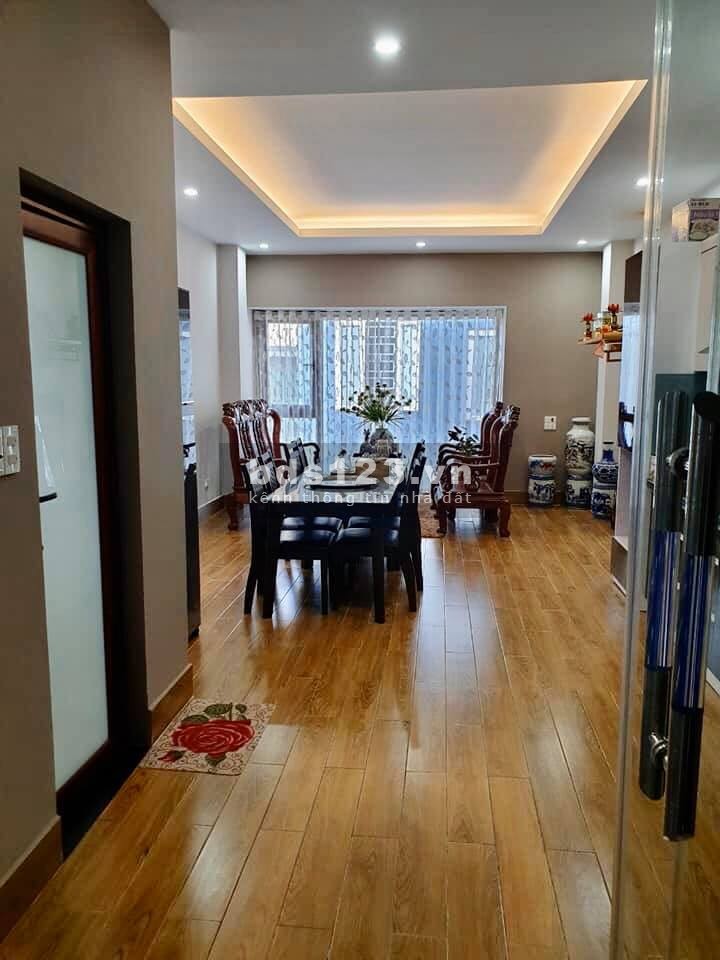Thái Thinh 7 tầng thang máy kinh doanh oto tránh