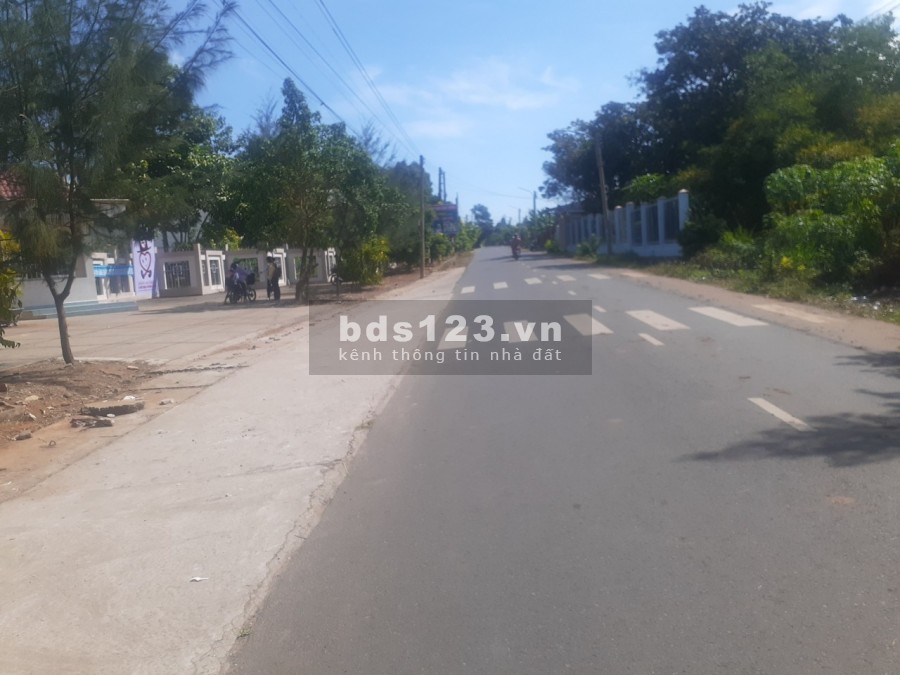 Bán 2 Lô Đất Thổ Cư Thị Trấn Đất Đỏ Mặt Tiền Đường Lê Trọng Tấn 180m2