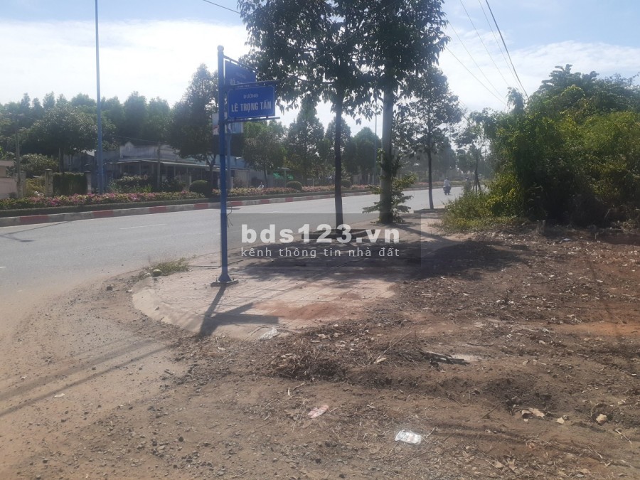 Bán 2 Lô Đất Thổ Cư Thị Trấn Đất Đỏ Mặt Tiền Đường Lê Trọng Tấn 180m2