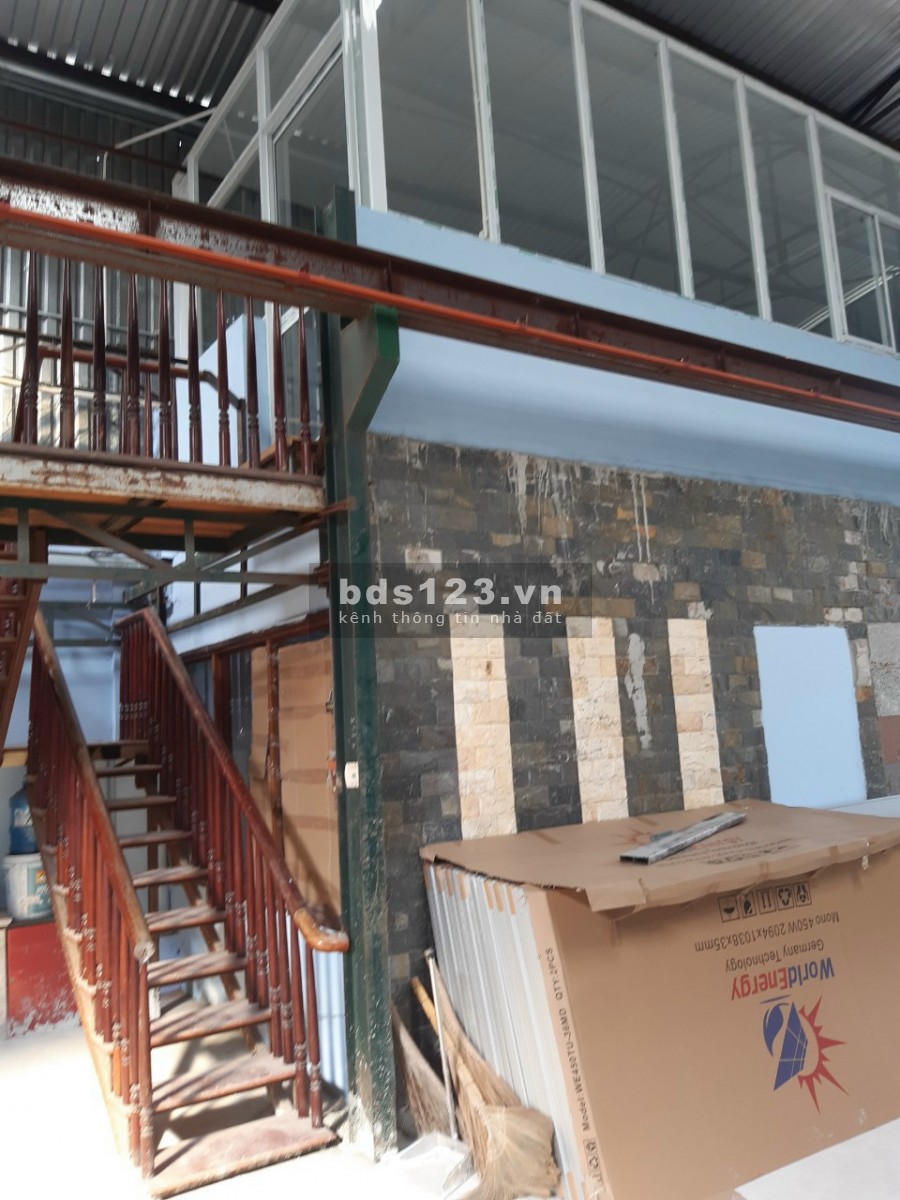 Cho thuê kho xưởng tại Thủ Dầu Một Bình Dương. Diện tích 1200m2. Có văn phòng, điện 3 pha. Đường nhựa xe container. Thích hợp làm kho, sx nhẹ