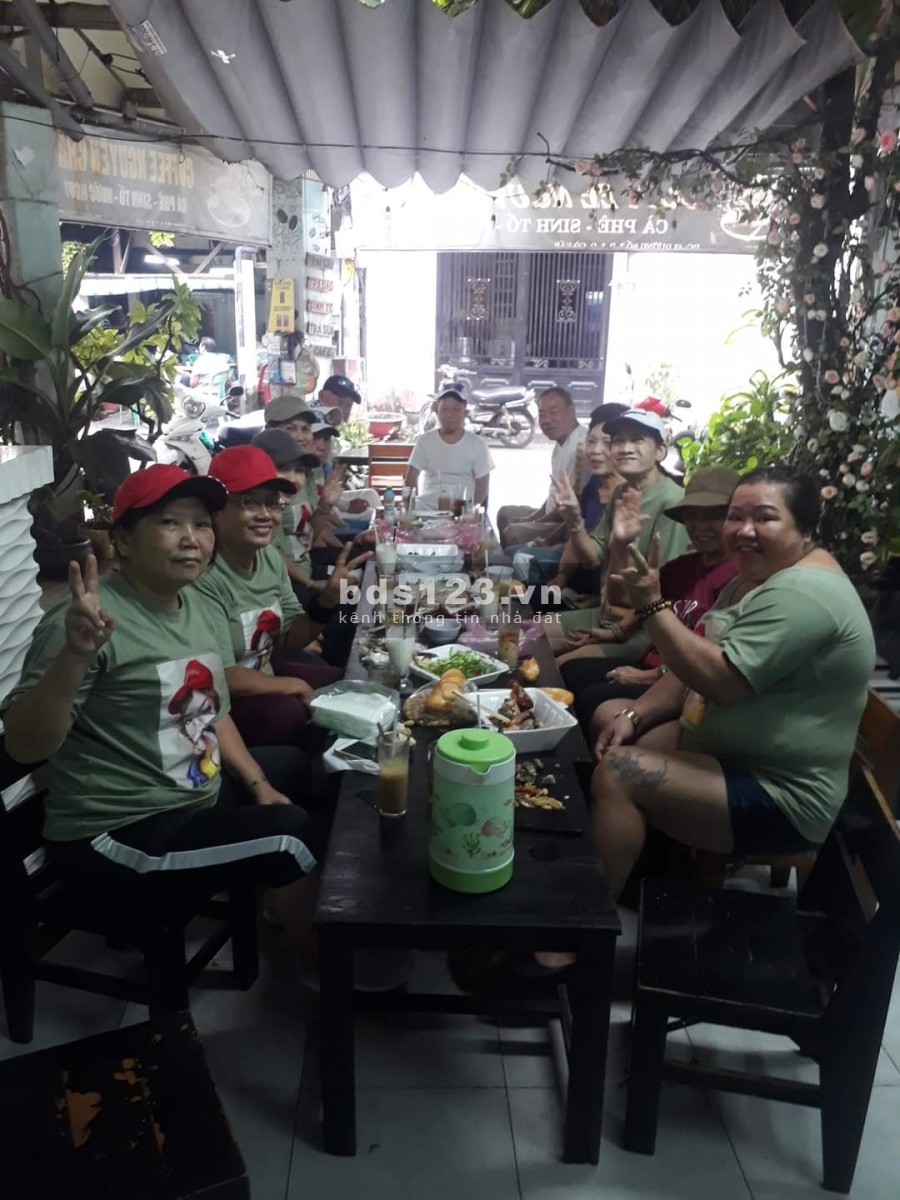 Không có người làm nên Cần Sang gấp Quán Cà Phê số 43 Đường số 7, Phường 3, Gò Vấp