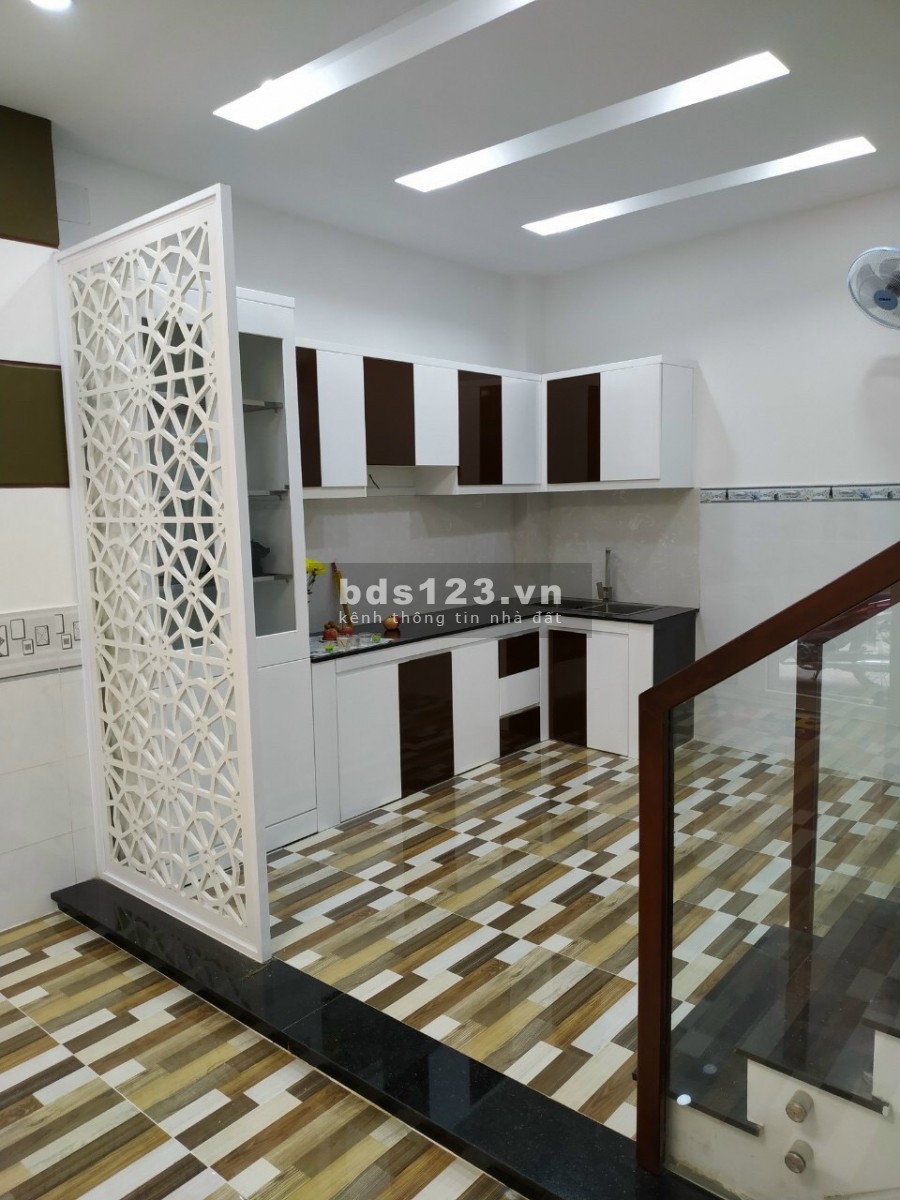 Bán nhà 4 tầng dt 44m2 hẻm 251 Lê Quang Định, P7, Bình Thạnh, giá 6.5 tỷ