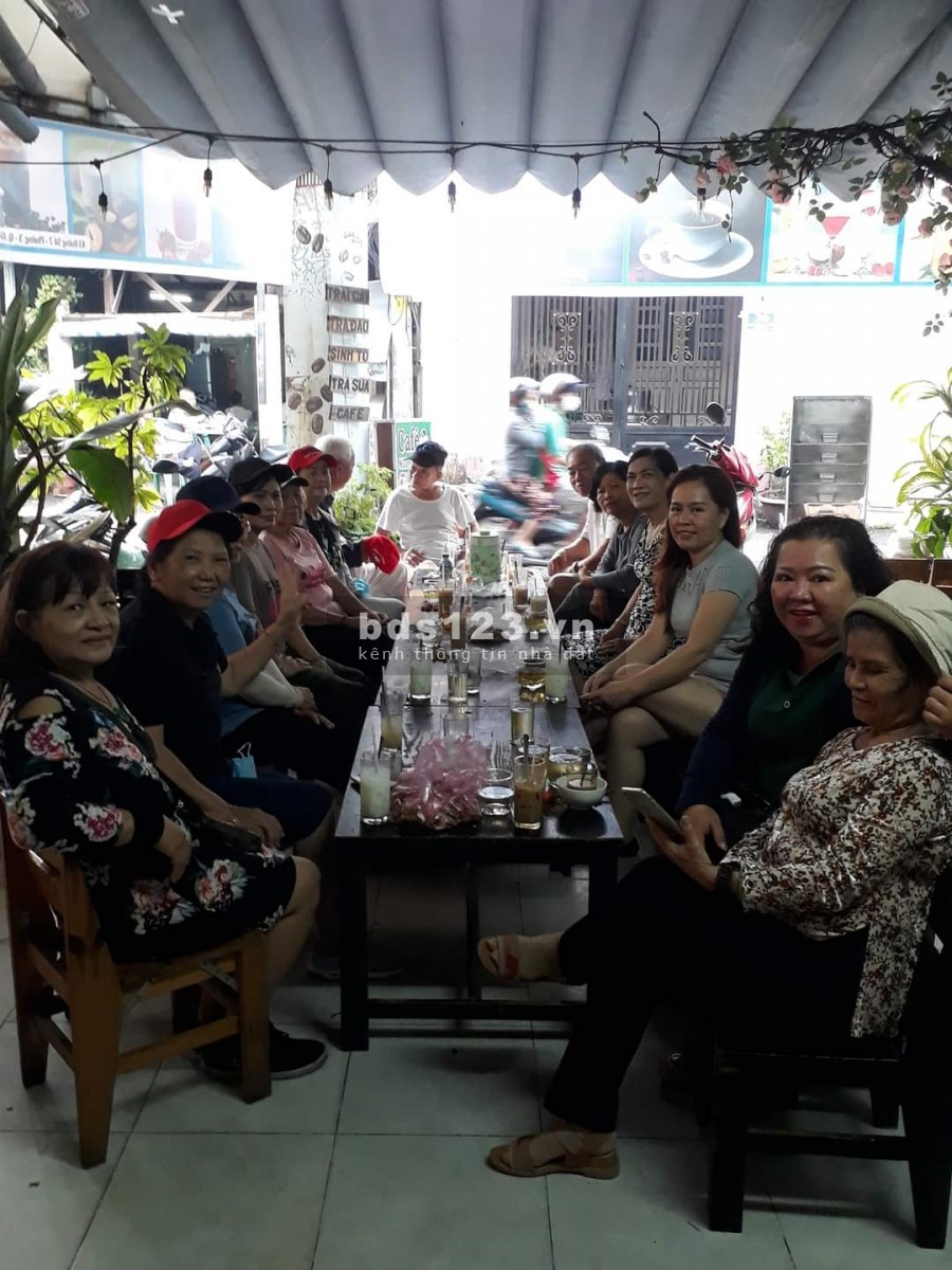 Không có người làm nên Cần Sang gấp Quán Cà Phê số 43 Đường số 7, Phường 3, Gò Vấp