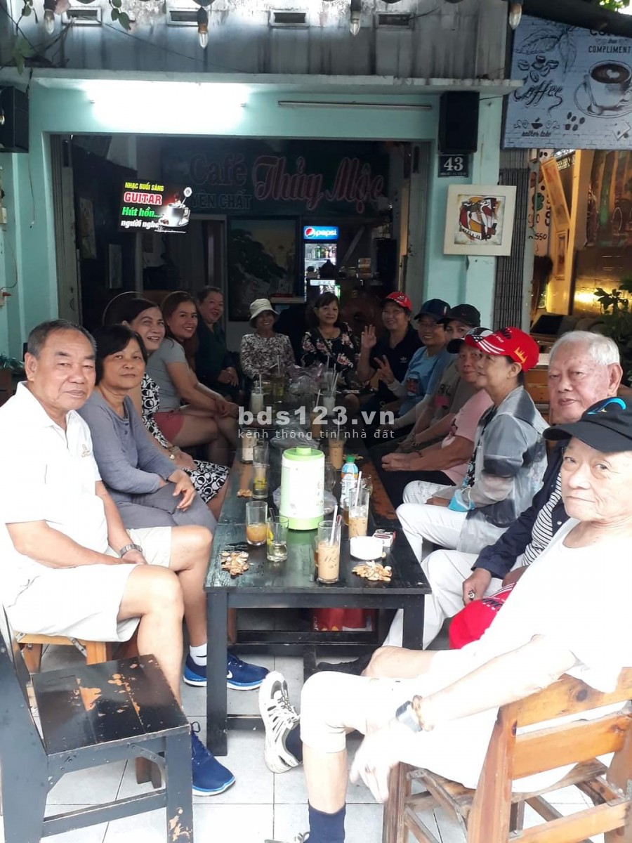 Không có người làm nên Cần Sang gấp Quán Cà Phê số 43 Đường số 7, Phường 3, Gò Vấp