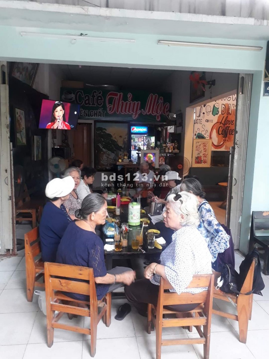 Không có người làm nên Cần Sang gấp Quán Cà Phê số 43 Đường số 7, Phường 3, Gò Vấp