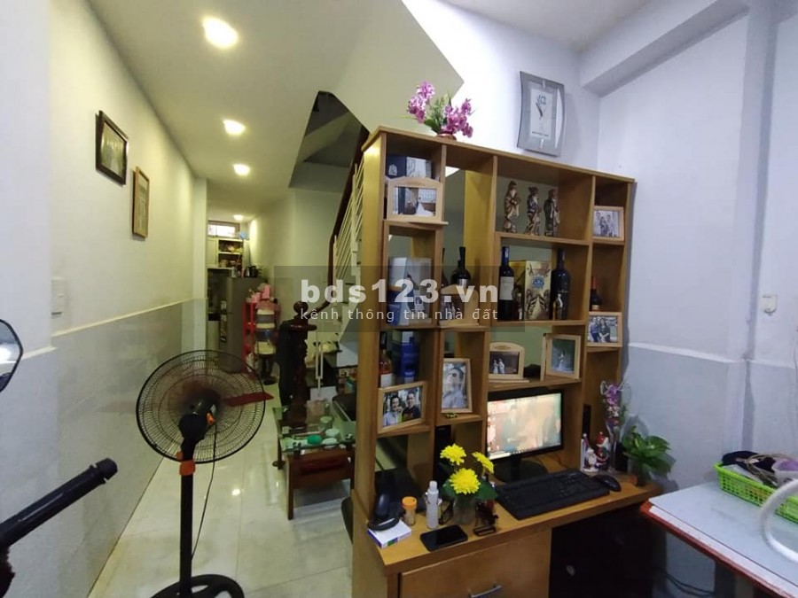 Kết cấu 1T2L (BTCT) Ba Tháng Hai, Quận 10, Hẻm rộng, Giá 4,5 tỷ