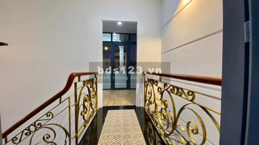 Bán nhà Lê Đức Thọ 80m2 giá chỉ hơn 5 tỷ. HXH
