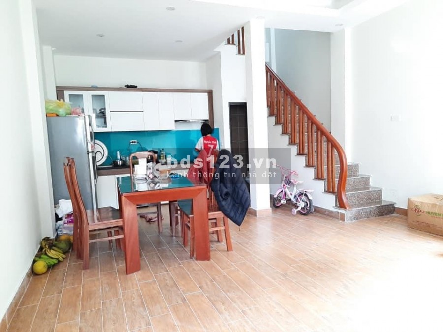 Bán nhà phố Trương Định, Hoàng Mai 43m2 4 tầng 2 tỷ 1. LH A.Tuấn 0327283895