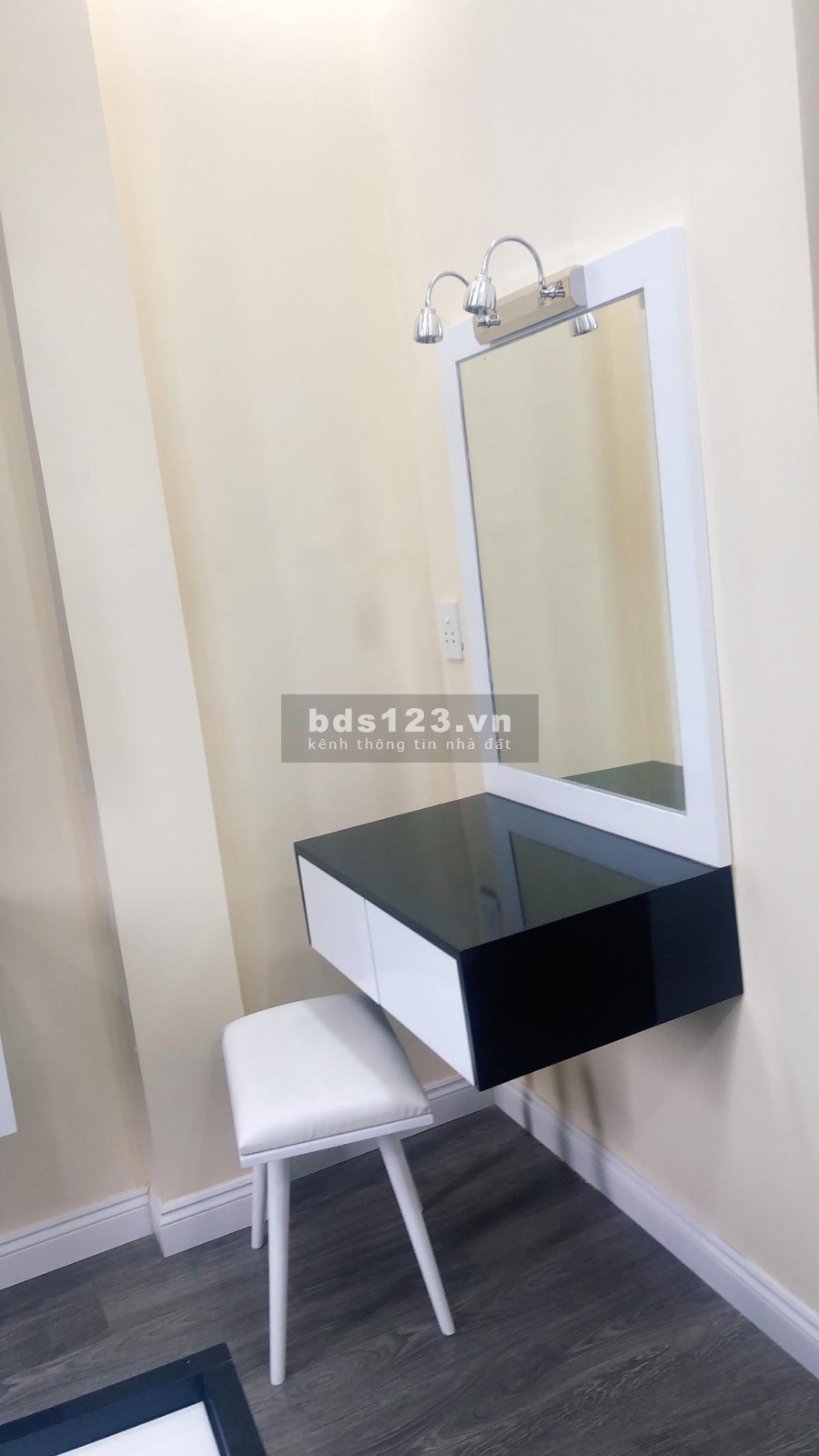 NHÀ ÂU CƠ TÂN BÌNH XE TẢI NHỎ THÔNG 3 TẦNG NHÀ MỚI ĐẸP GẤP BÁN 3,2 tỷ