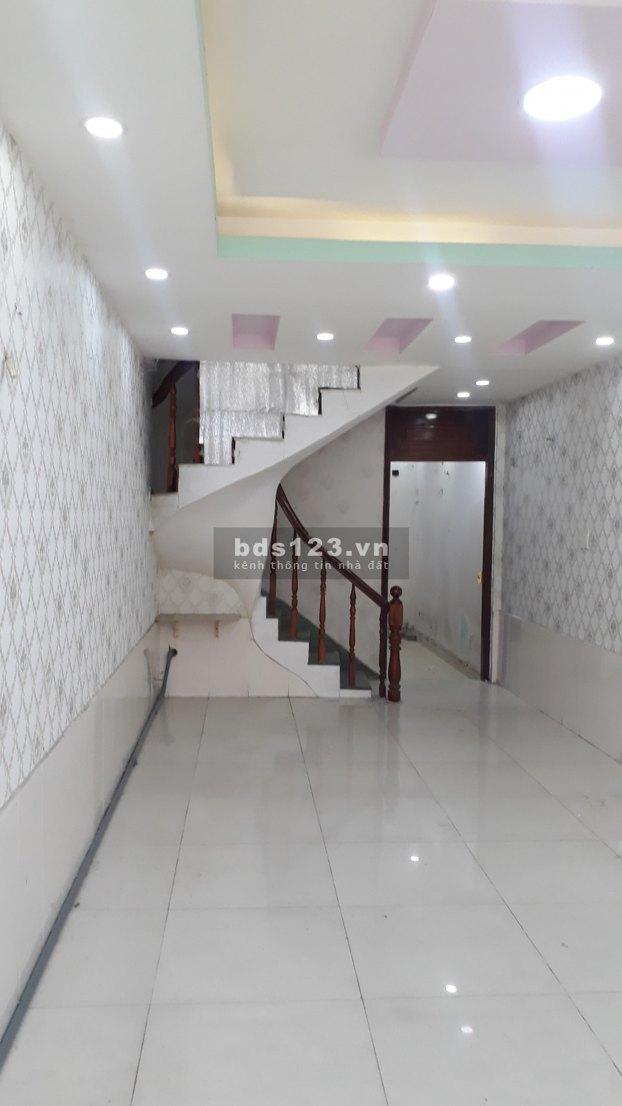 Cho thuê nhà nguyên căn Trần Hưng Đạo quận 1