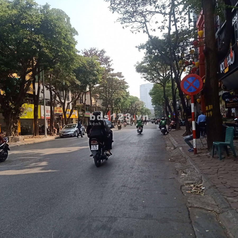 Bán nhà mặt Phố Tô Hiệu - Cầu Giấy, 120m2, MT 8.5m, 35 tỷ.