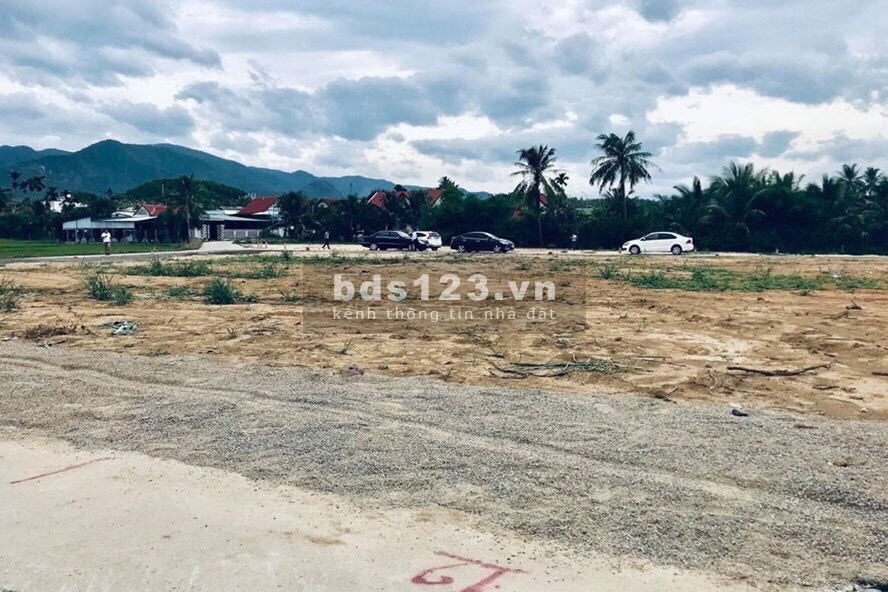 Tôi cần bán lô đất 455m2 mặt tiền đường 12m, bên cạnh khu công nghiệp Nam Pleiku