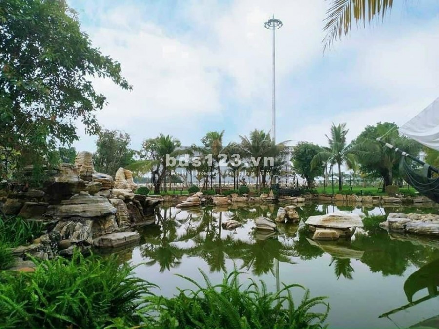 Duy nhất 1 căn Shophouse M5 với giá bán 15,5 tỷ bao thuế phí, diện tích 8mx12m=96m2. LH: Báu 0909963062