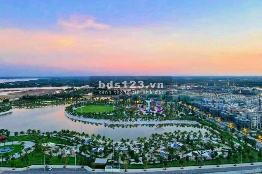 Duy nhất 1 căn Shophouse M5 với giá bán 15,5 tỷ bao thuế phí, diện tích 8mx12m=96m2. LH: Báu 0909963062