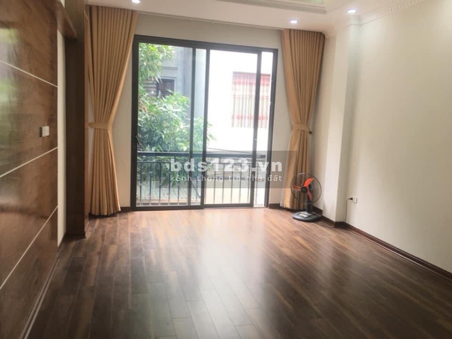 Nhà Ngõ 218 Lạc Long Quân Tây Hồ 49m2, Nhà 5 tầng, Giá 9 tỷ2.