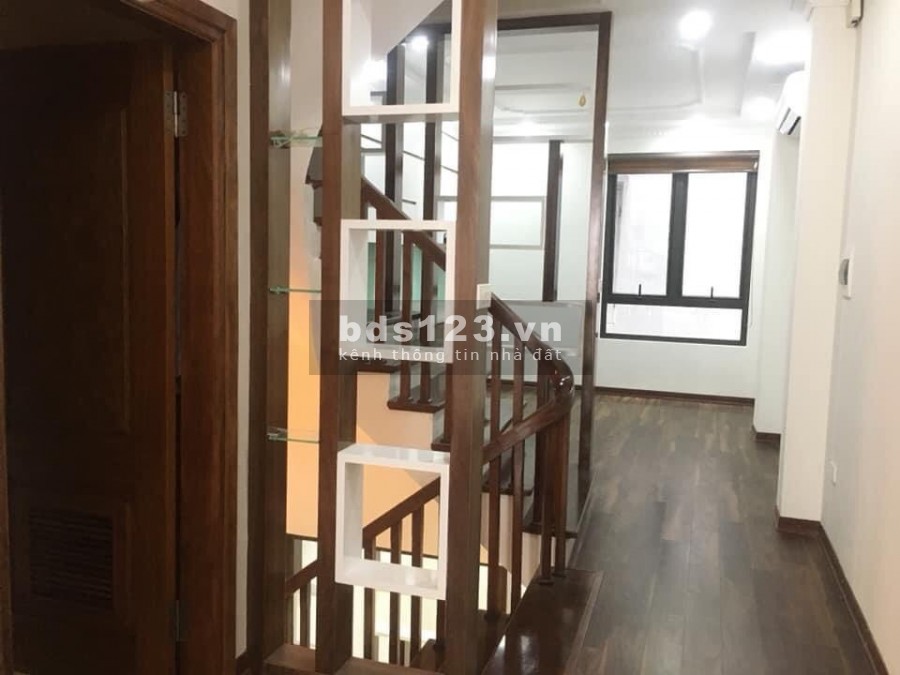 Nhà Ngõ 218 Lạc Long Quân Tây Hồ 49m2, Nhà 5 tầng, Giá 9 tỷ2.