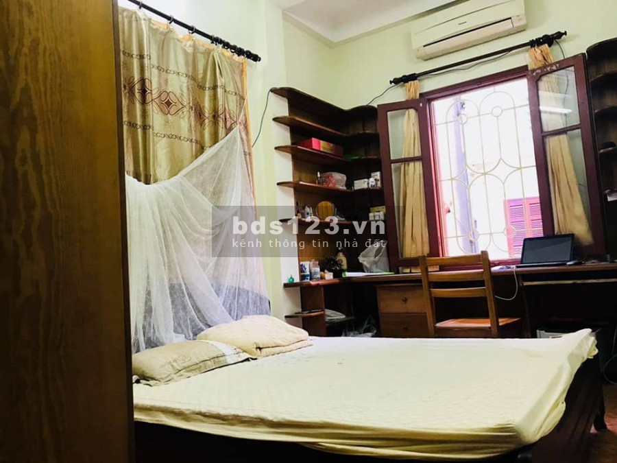 Đẹp ở ngay Ngã Tư Sở ăn tết, thông 3 gác, gần phố 18mx5t 1.85 tỷ
