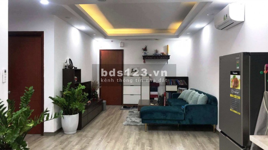 Bán căn hộ CT2 Thạch Bàn, Long Biên S: 70 m2, giá 1,5 tỷ LH 0366735565