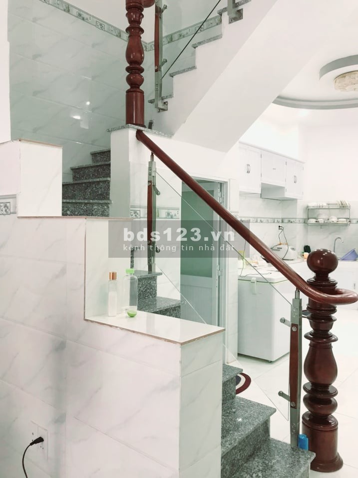 BÁN NHÀ - PHẠM VĂN BẠCH - TÂN BÌNH - CÁCH MT 1 CĂN - 62M2 - CHỈ 3.6 TỶ.