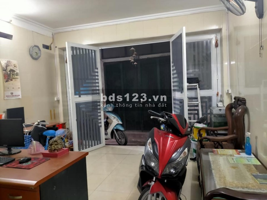 HƠN 4 TỶ NHÀ HUỲNH THÚC HĐ DT 45m2 4T MT 5m KINH DOANH TỐT