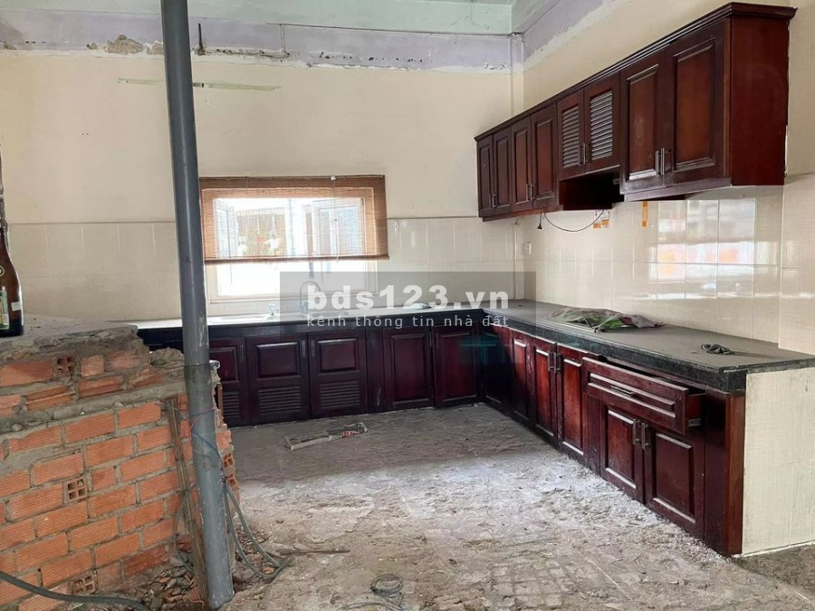 Mặt tiền thụt Trần Huy Liệu - Phú Nhuận, Xe hơi đỗ cửa. 136m2 nở hậu. Chưa tới 5 tỷ