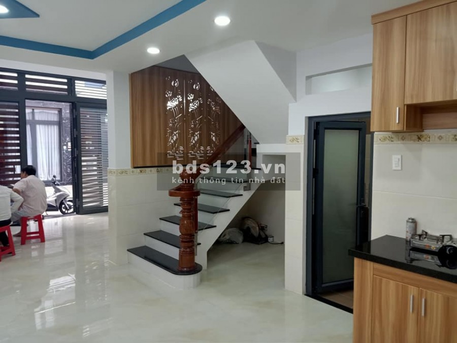 Chính chủ Bán nhà Phan Huy Ích, 48 m2 giá chỉ hơn 3 tỷ. Full nội thất. HXH